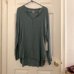 O’Neil buttoned down blouse. Size large!